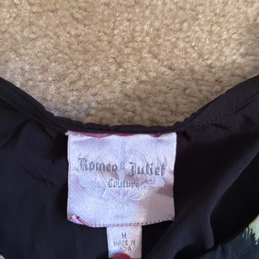 Pattern Tunic - Size Medium - Picture 8 of 11